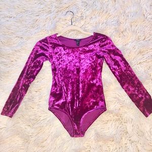 ✨plum/maroon colored velvet long sleeved bodysuit✨